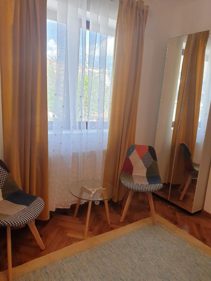Studio Yellow - Piata Victoriei Bukarest Exterior foto